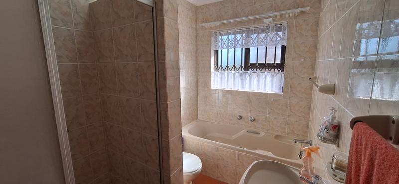 4 Bedroom Property for Sale in Dana Bay Western Cape